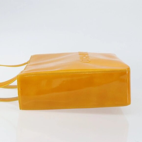 CHANEL Tote Bag Patent leather Yellow Gold CC Auth 142937 - Picture 6 of 16
